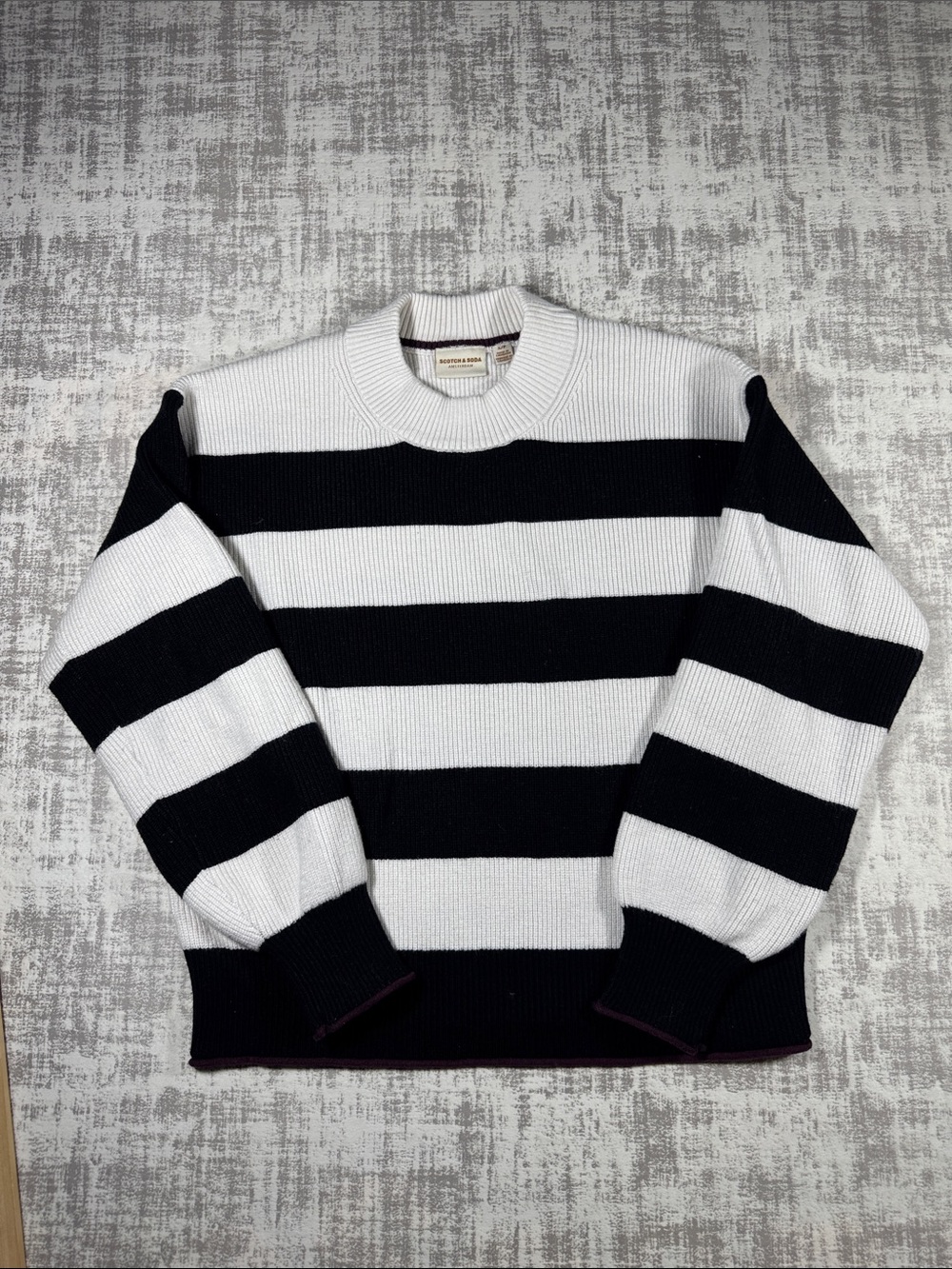Scotch & Soda Women’s Black & White Striped Crewneck Sweaters size S/P 20X19 PTP